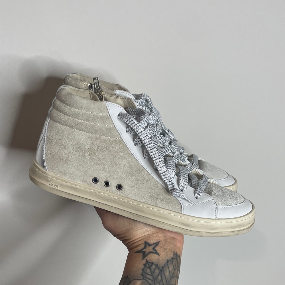 P448 | Women’s Skate High Top Sneakers Size 10
